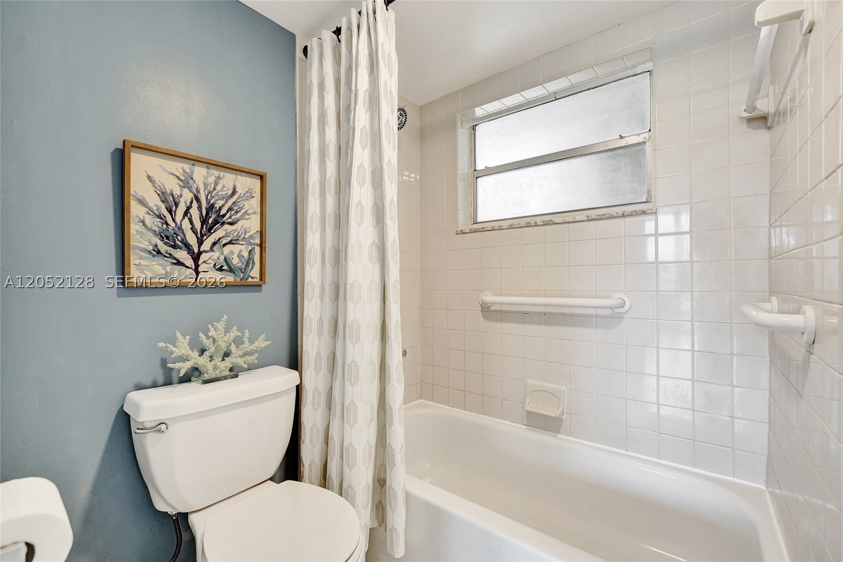 TANGERINE CONDOMINIUM EIG - Residential Lease