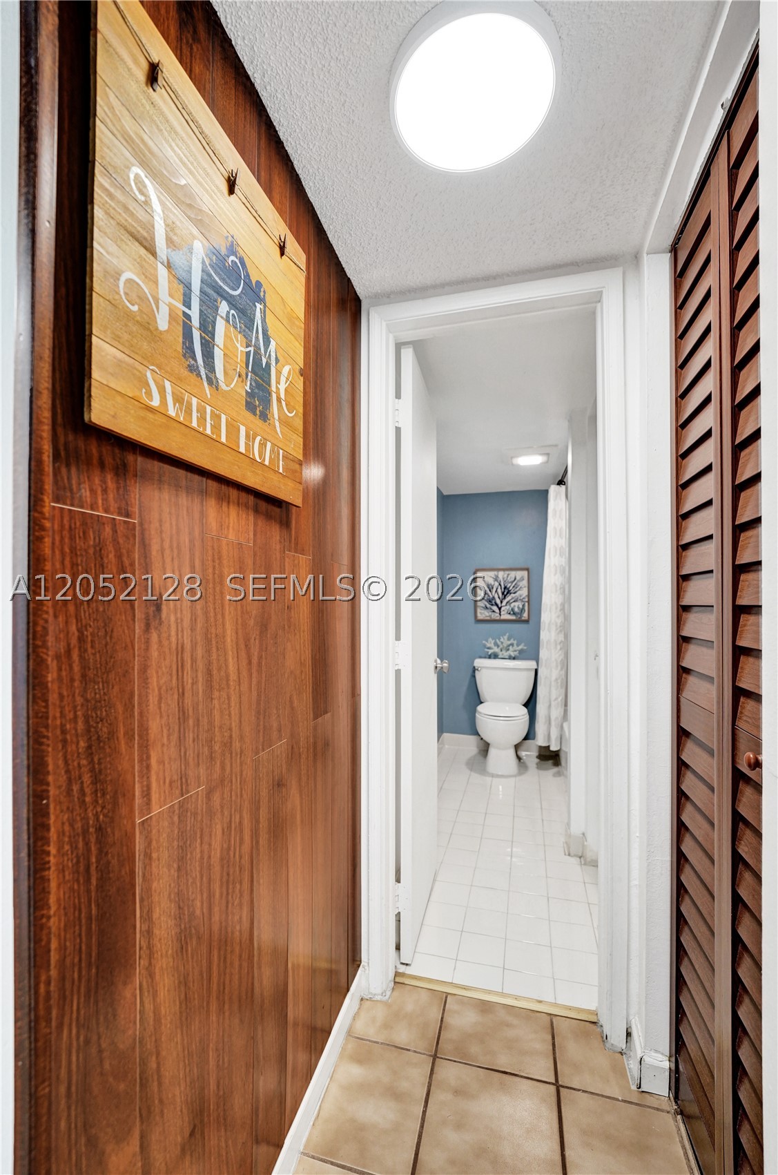 TANGERINE CONDOMINIUM EIG - Residential Lease