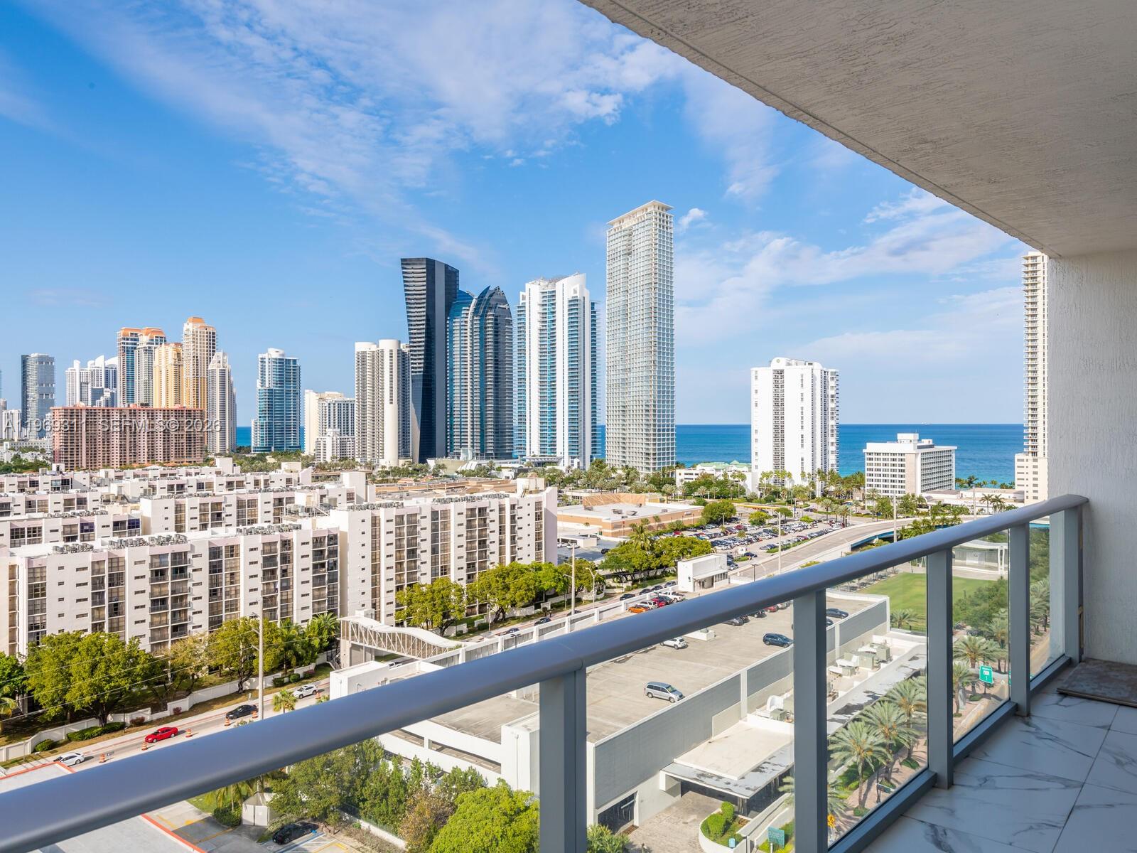 PARQUE TOWERS CONDO - Residential