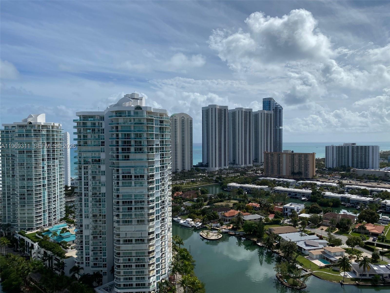 PARQUE TOWERS CONDO - Residential