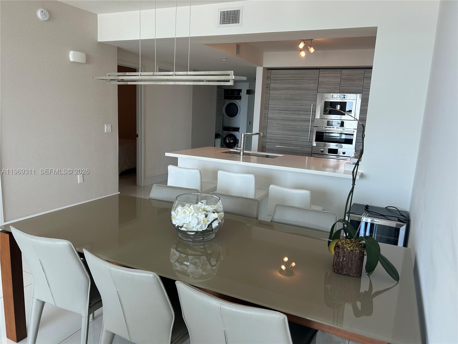 PARQUE TOWERS CONDO - Residential