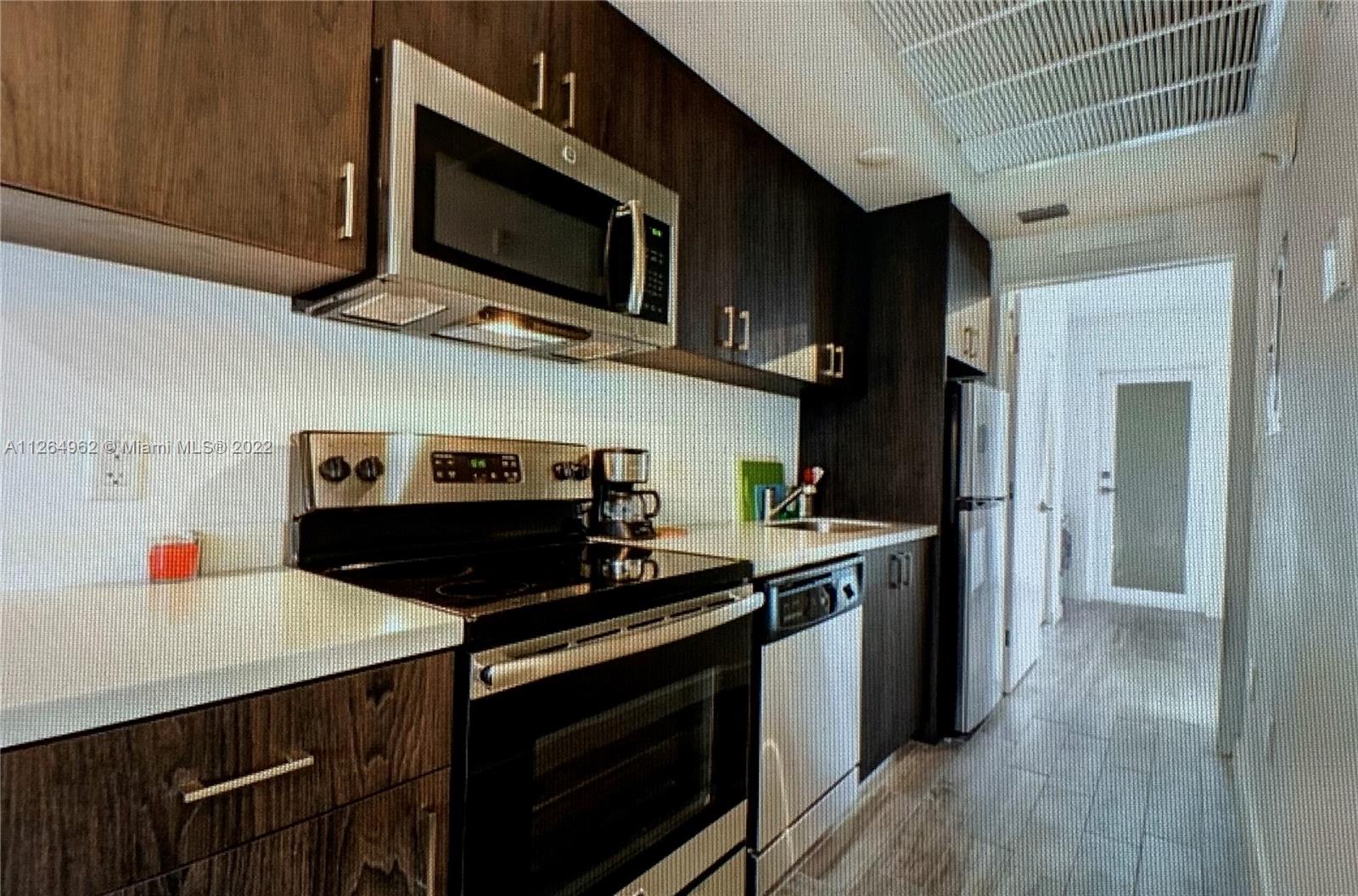 1035 EUCLID CONDO - Residential Lease