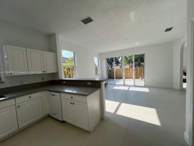 LAKES BY THE BAY SEC 8 - Residential Lease