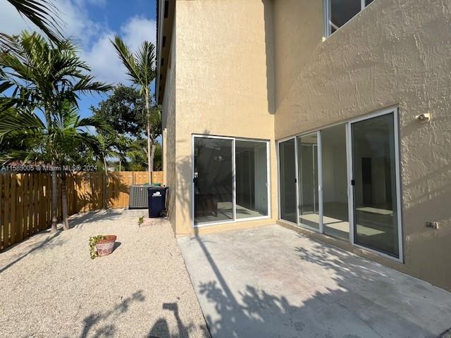 LAKES BY THE BAY SEC 8 - Residential Lease