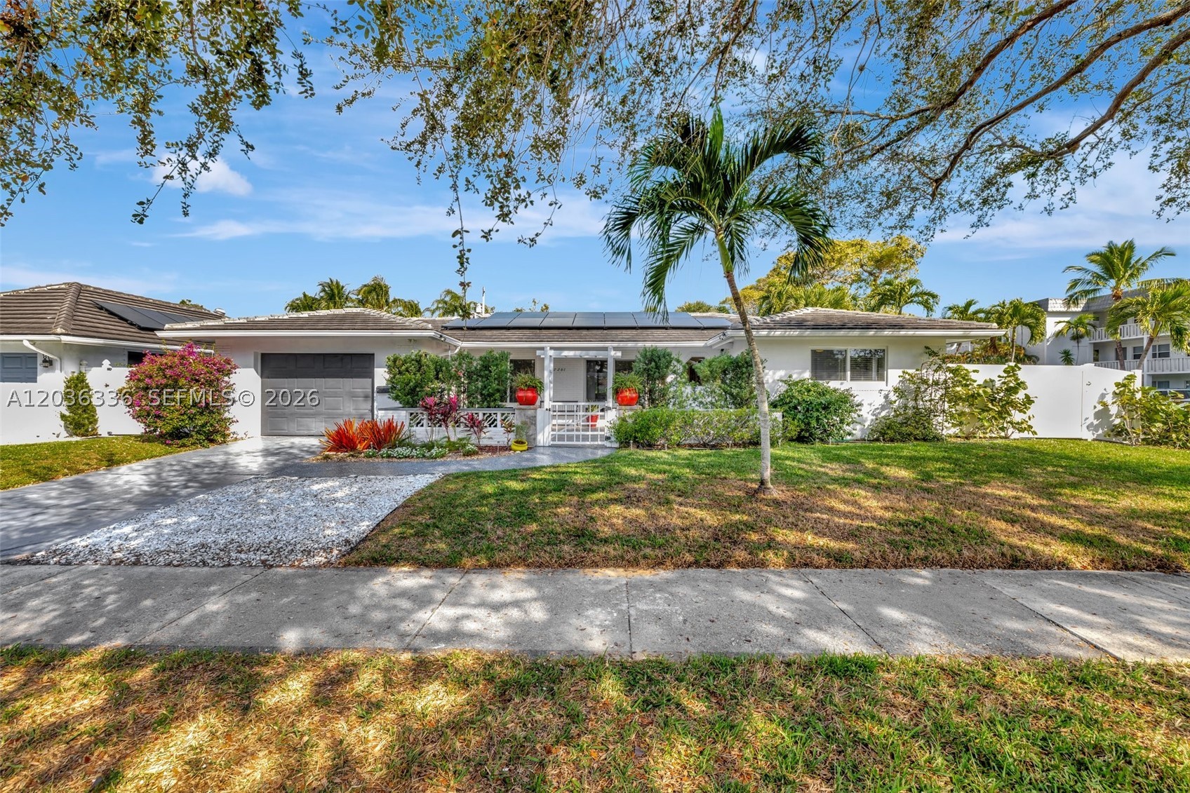 IMPERIAL POINT 3RD SEC - Residential