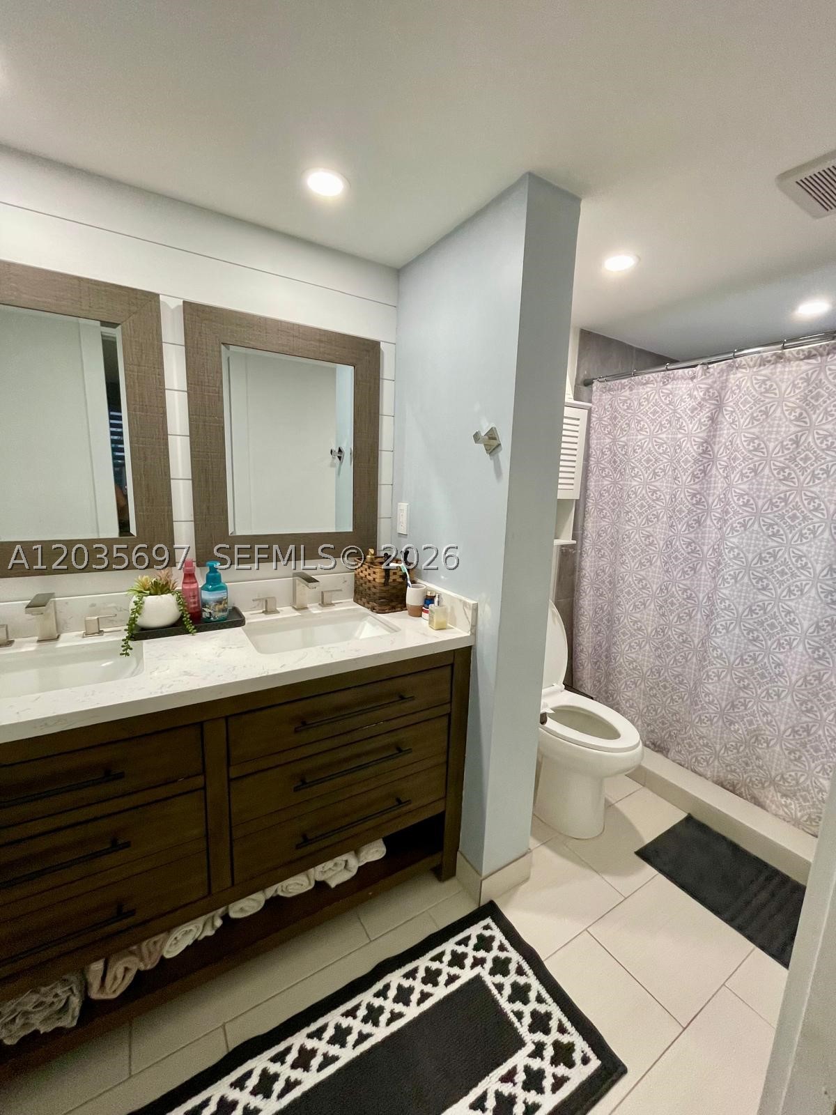 BLUE LAKE APTS CONDO - Residential Lease