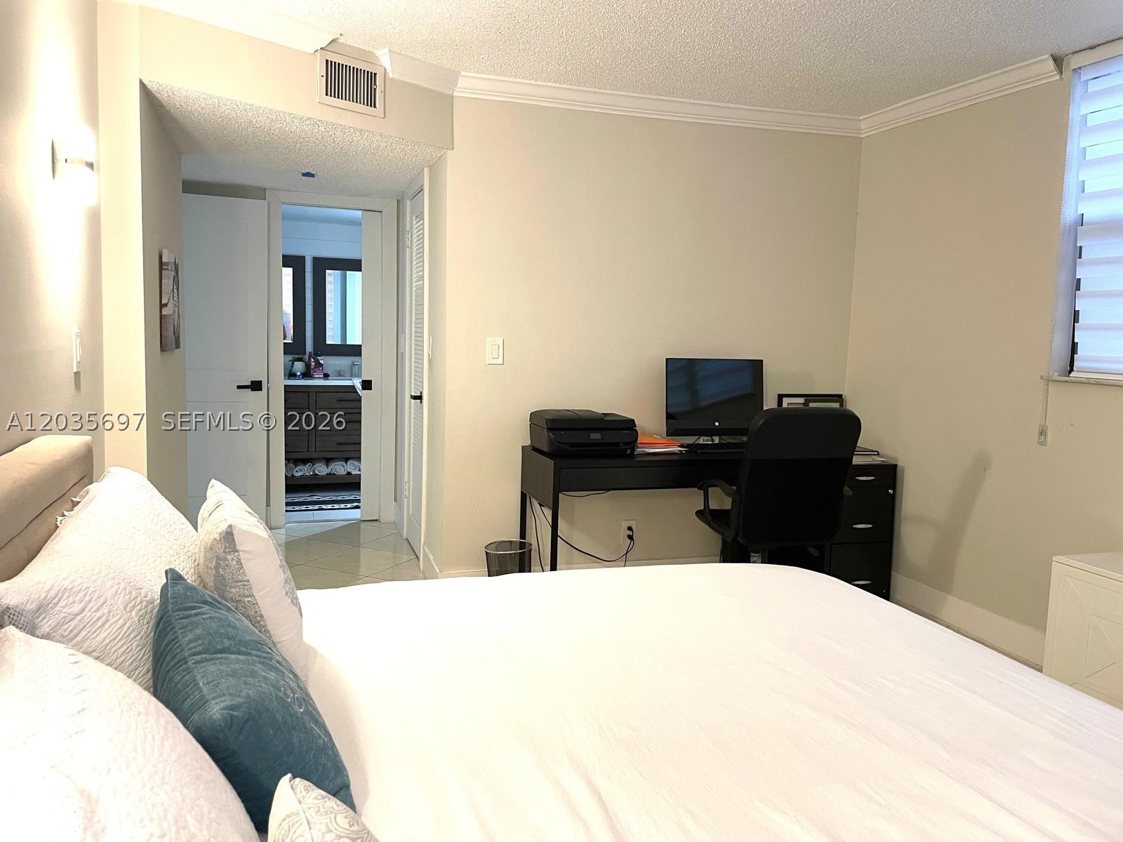 BLUE LAKE APTS CONDO - Residential Lease