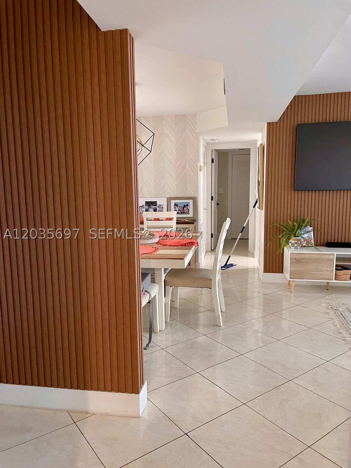 BLUE LAKE APTS CONDO - Residential Lease