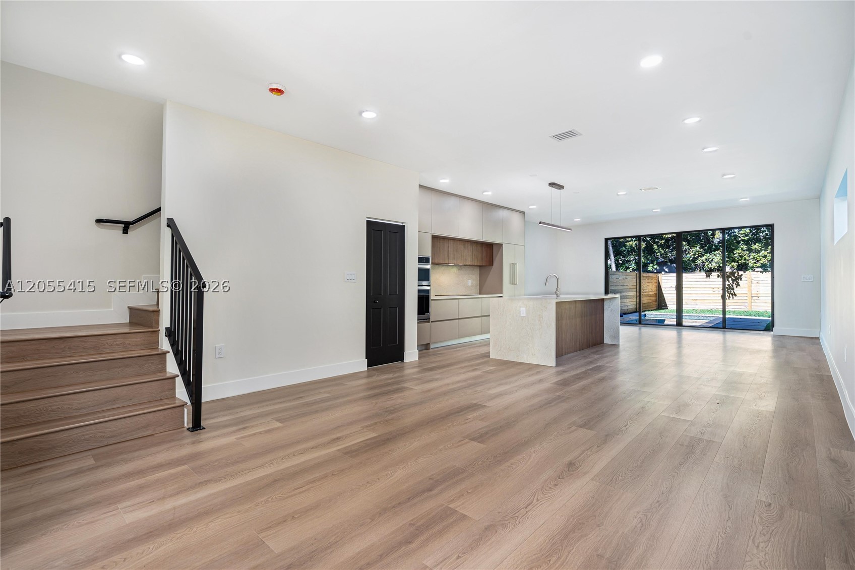 281 Prime Condo - Residential