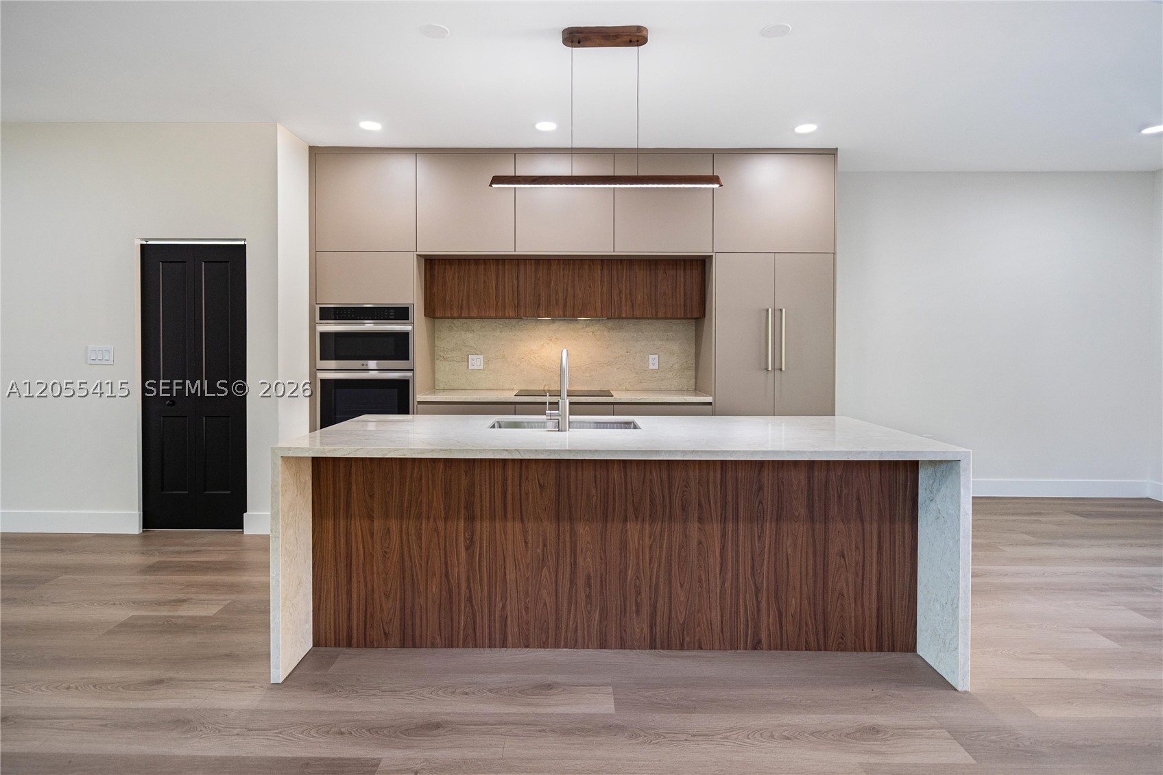 281 Prime Condo - Residential