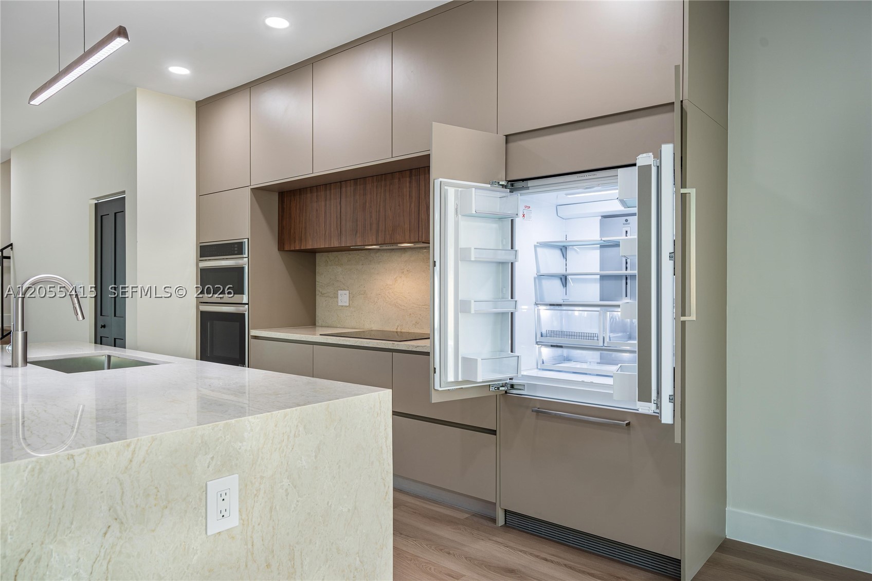 281 Prime Condo - Residential