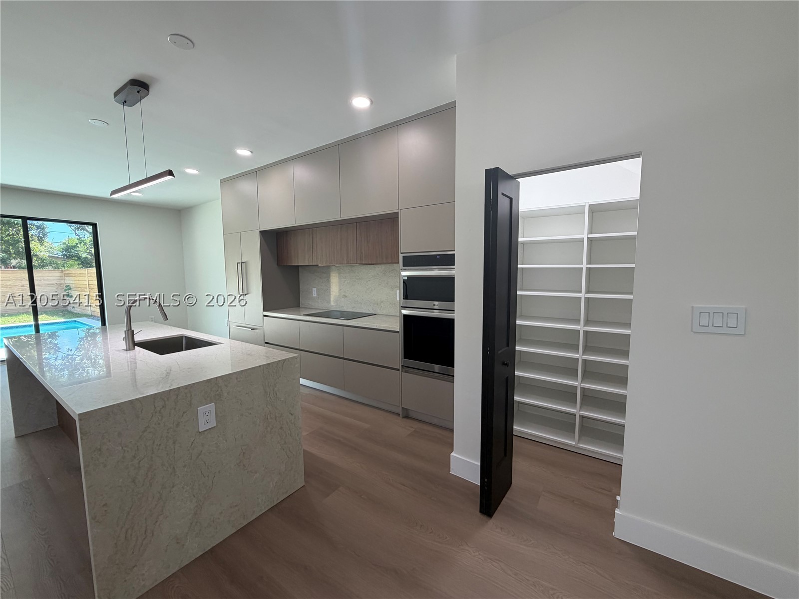 281 Prime Condo - Residential