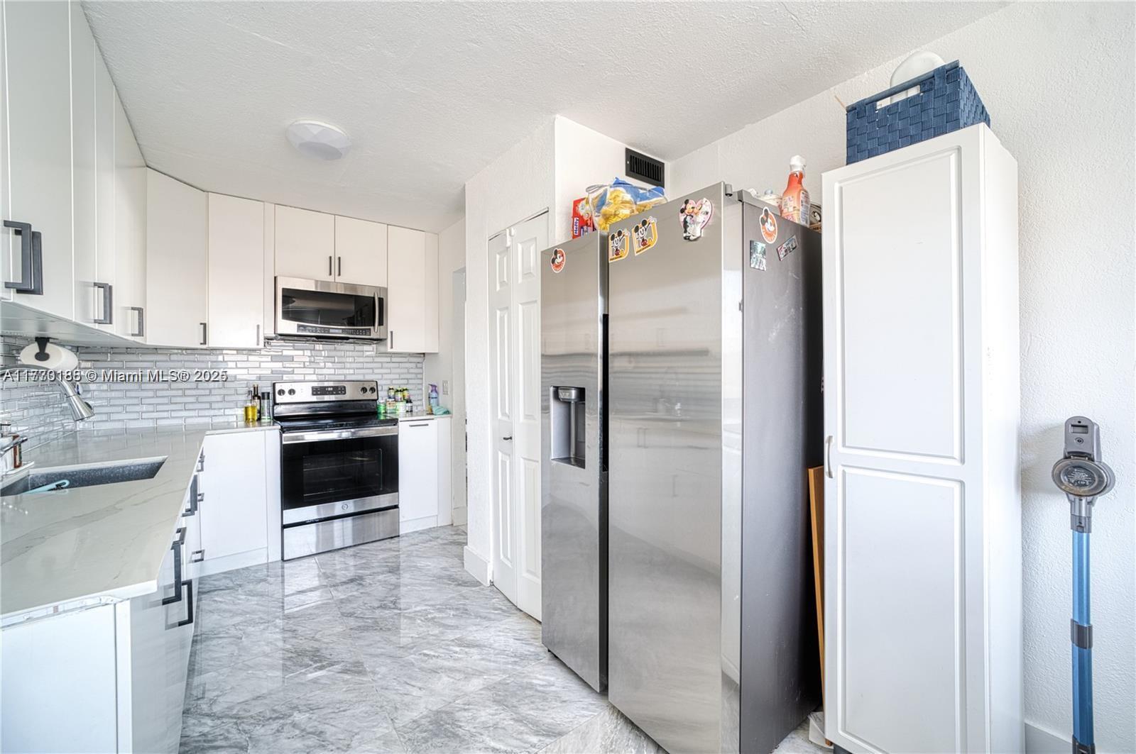 STRATFORD HOUSE CONDO - Residential Lease