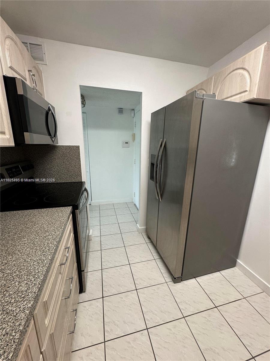 KINGS CREEK SO CONDO - Residential Lease