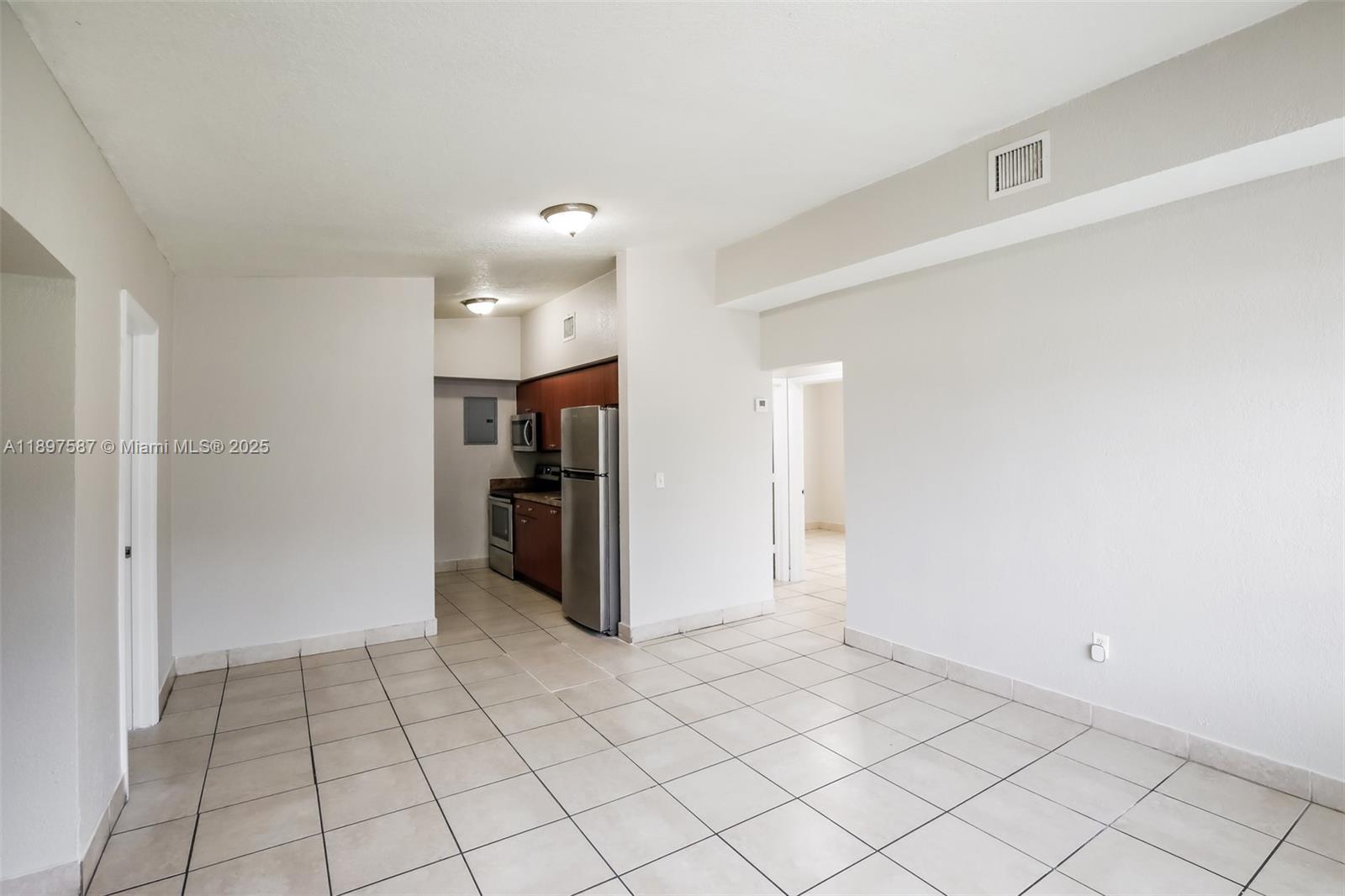 MYRTLE GROVE 1ST ADDN - Residential Lease