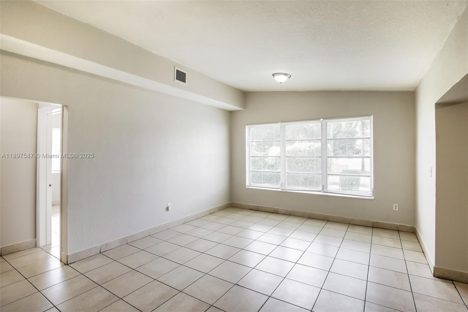 MYRTLE GROVE 1ST ADDN - Residential Lease