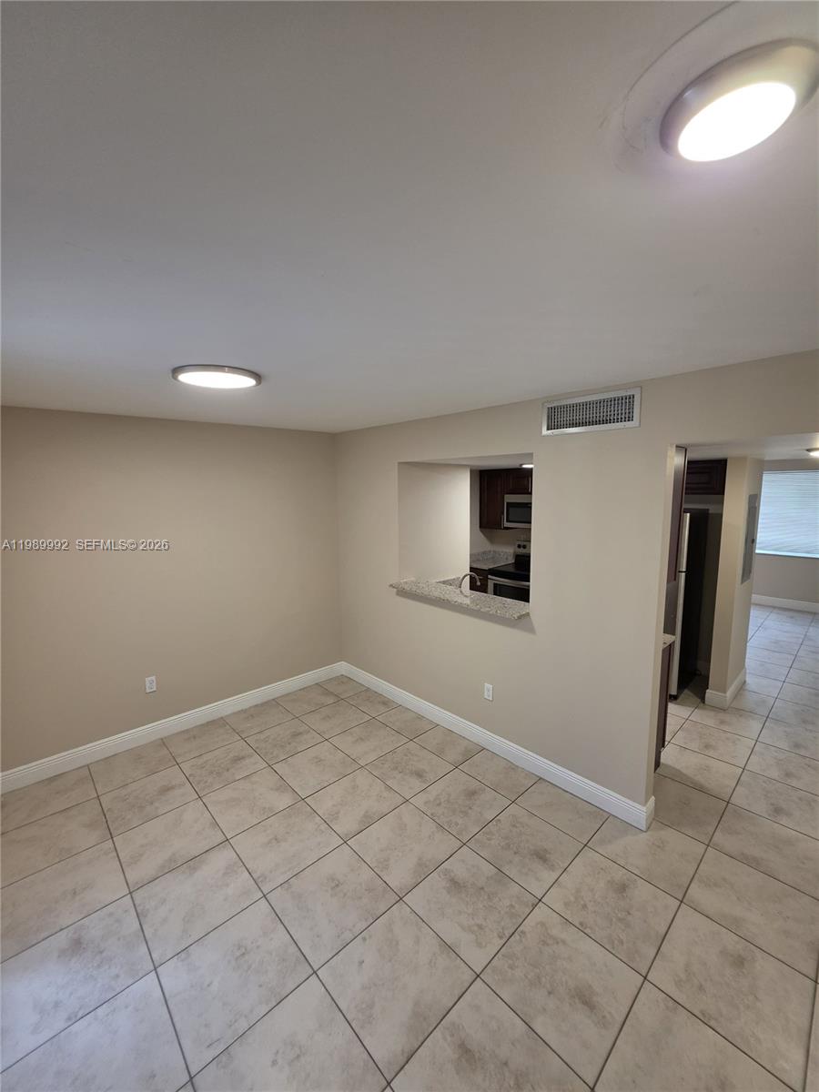 TOWN PARK PLAZA NORTH CON - Residential