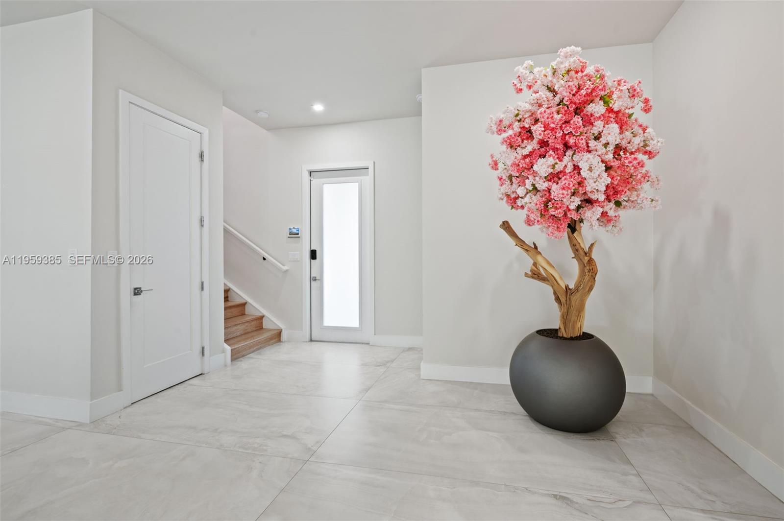 DOWNTOWN DORAL SOUTH PHAS - Residential