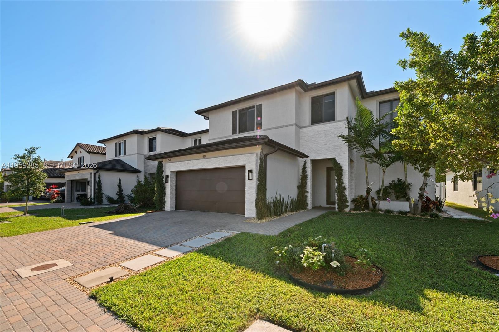 DOWNTOWN DORAL SOUTH PHAS - Residential