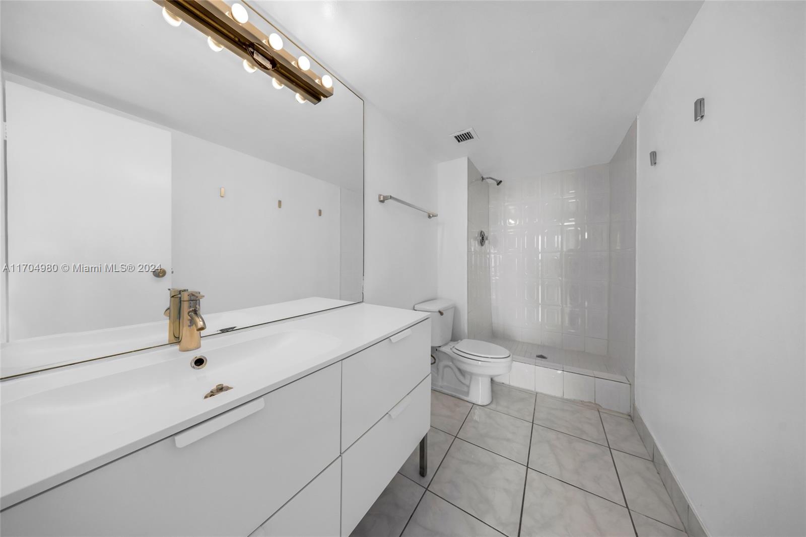 SAILBOAT CAY CONDO - Residential Lease