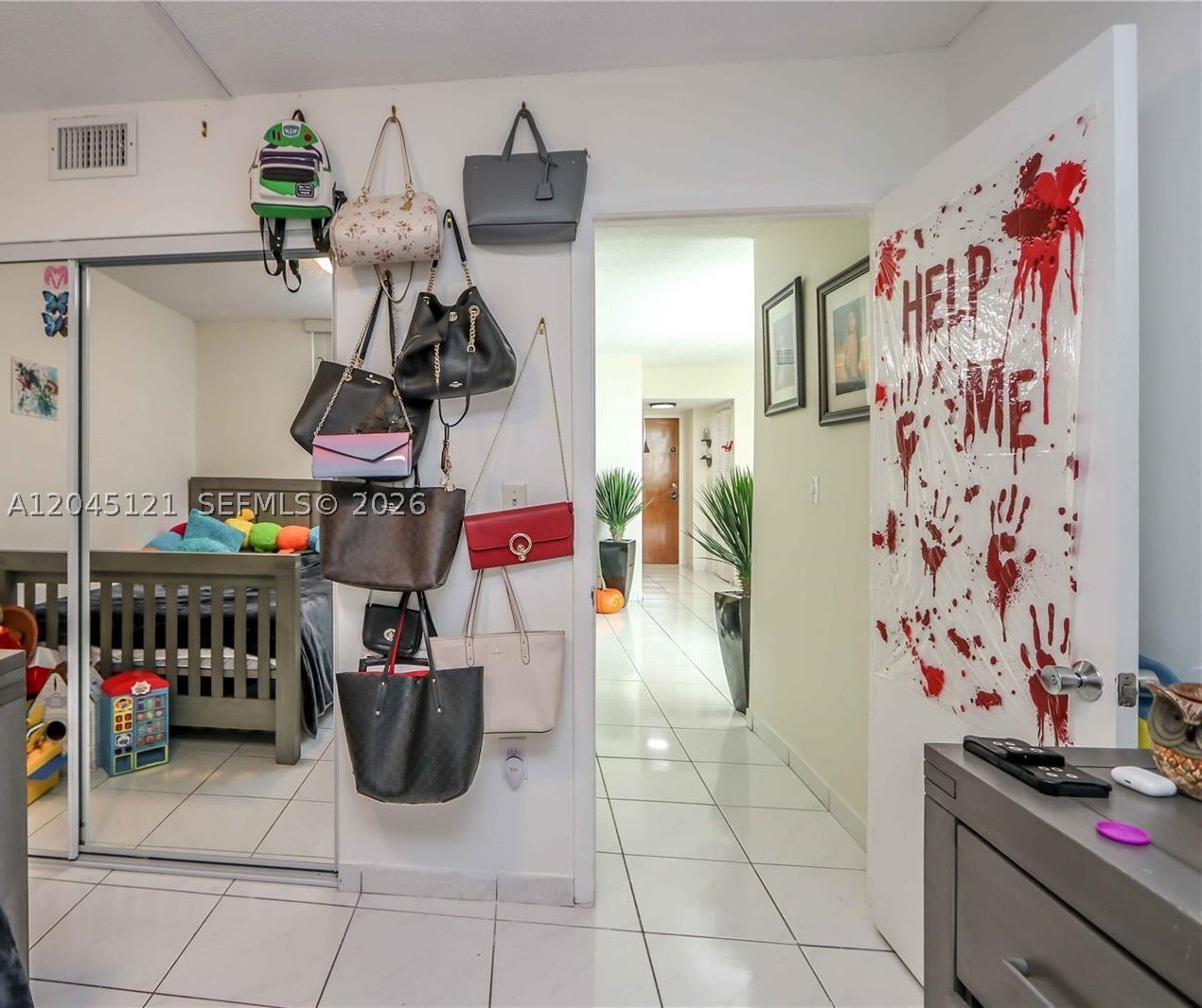 INTERNATIONAL TOWERS COND - Residential Lease