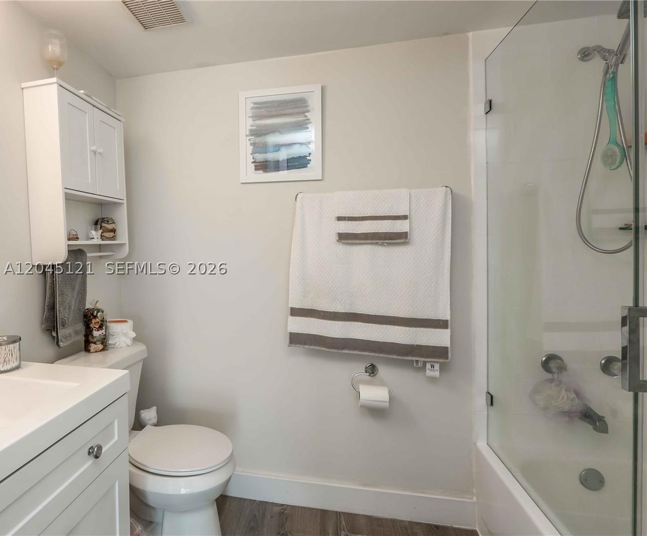 INTERNATIONAL TOWERS COND - Residential Lease