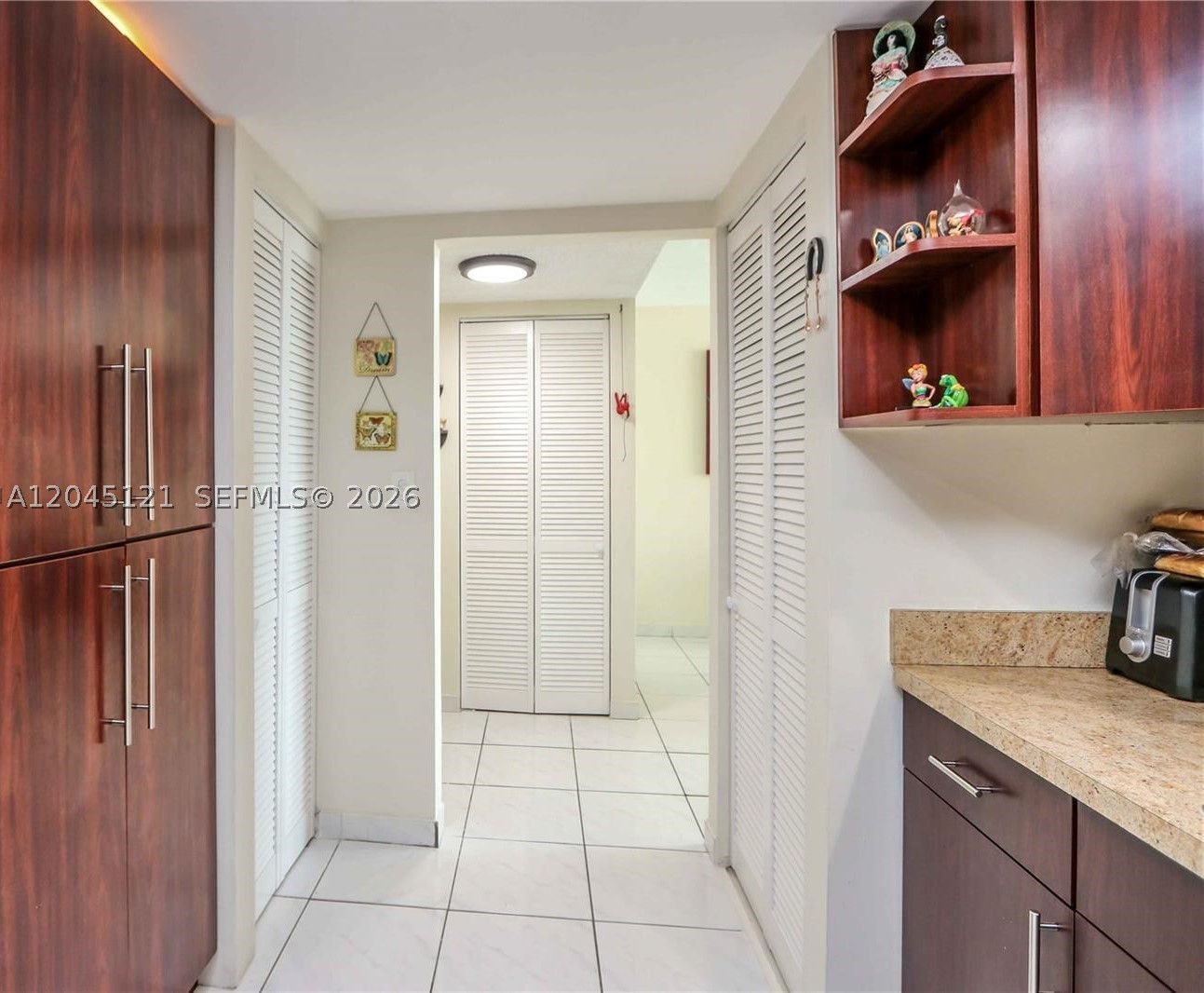INTERNATIONAL TOWERS COND - Residential Lease