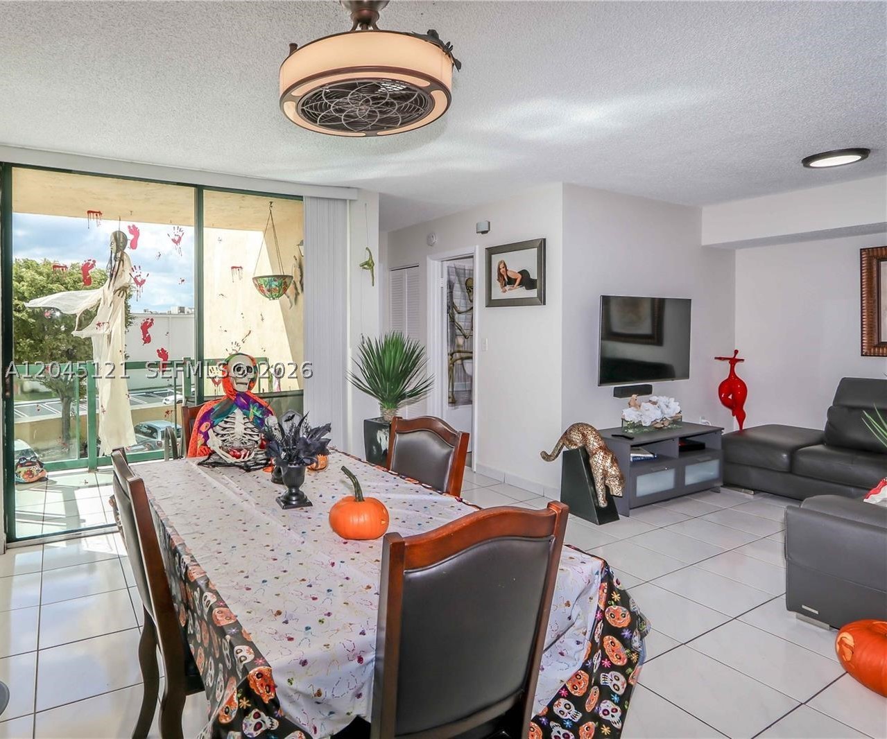 INTERNATIONAL TOWERS COND - Residential Lease