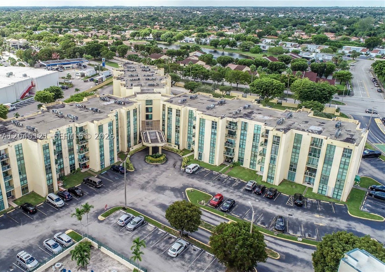 INTERNATIONAL TOWERS COND - Residential Lease