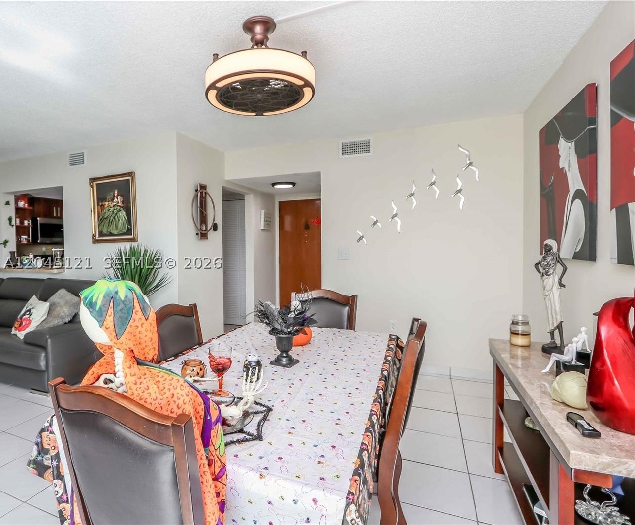 INTERNATIONAL TOWERS COND - Residential Lease