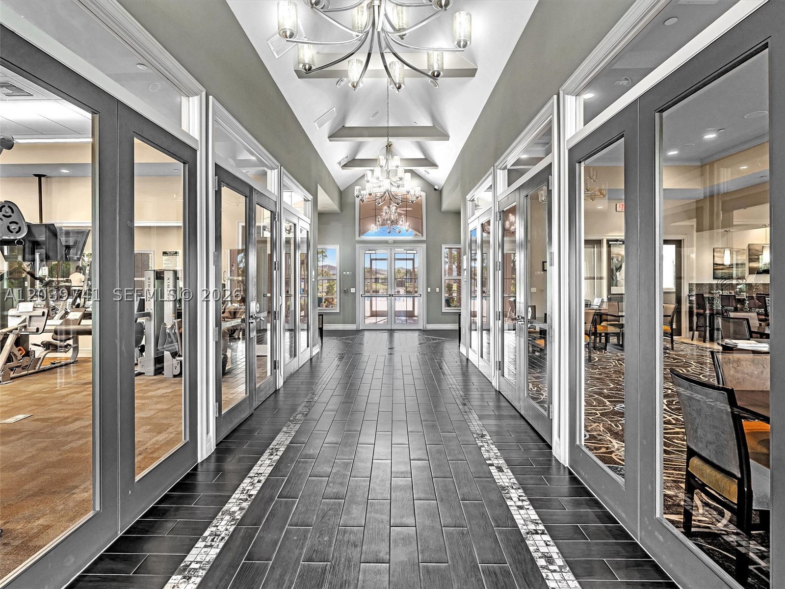 HILLCREST COUNTRY CLUB SO - Residential