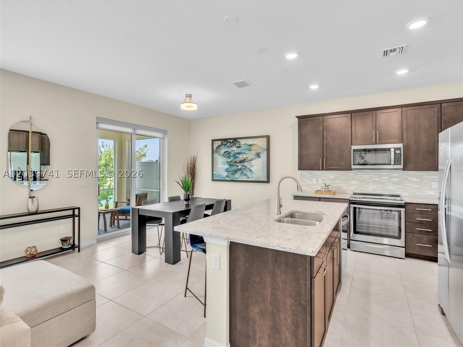 HILLCREST COUNTRY CLUB SO - Residential