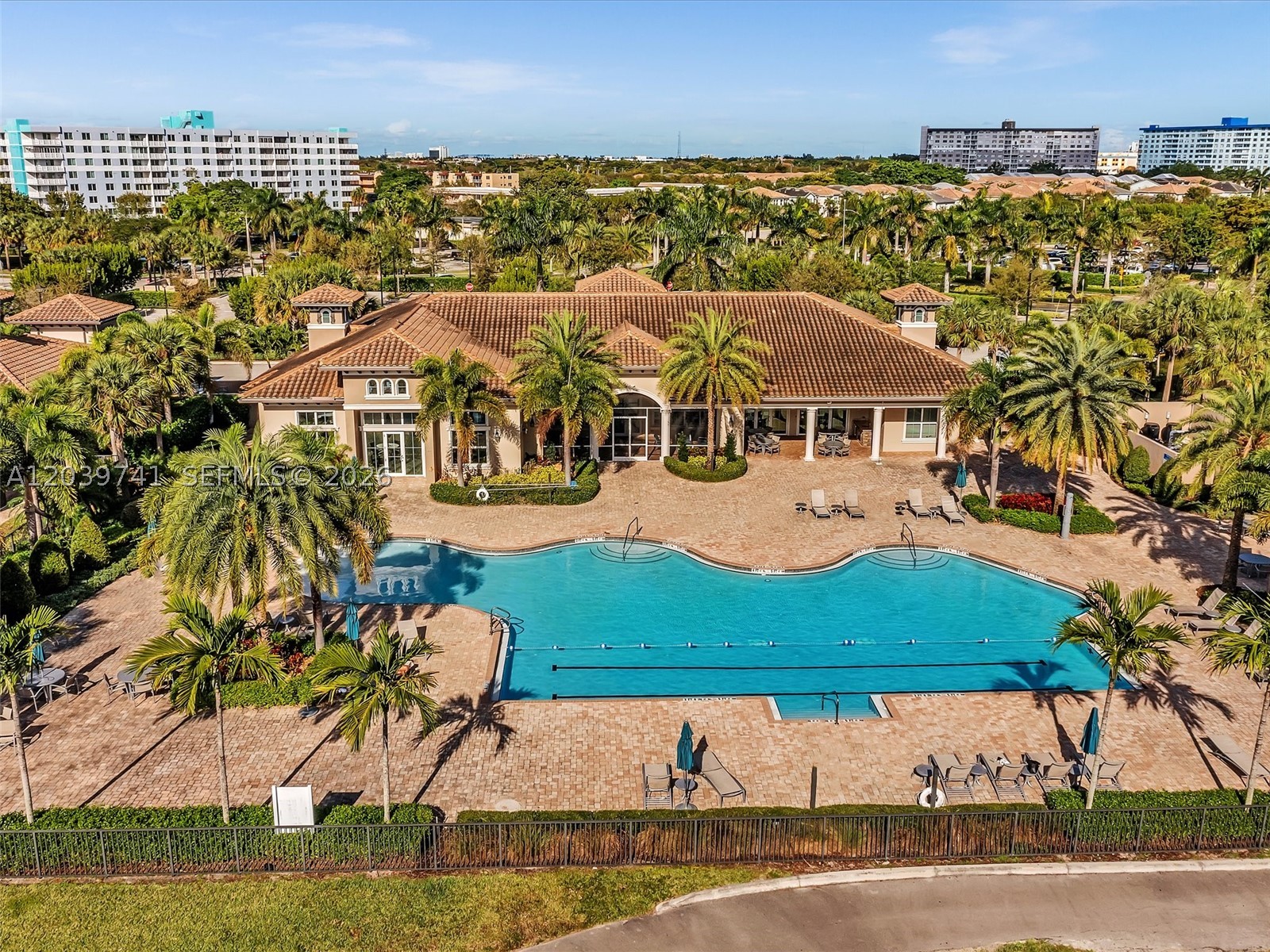HILLCREST COUNTRY CLUB SO - Residential