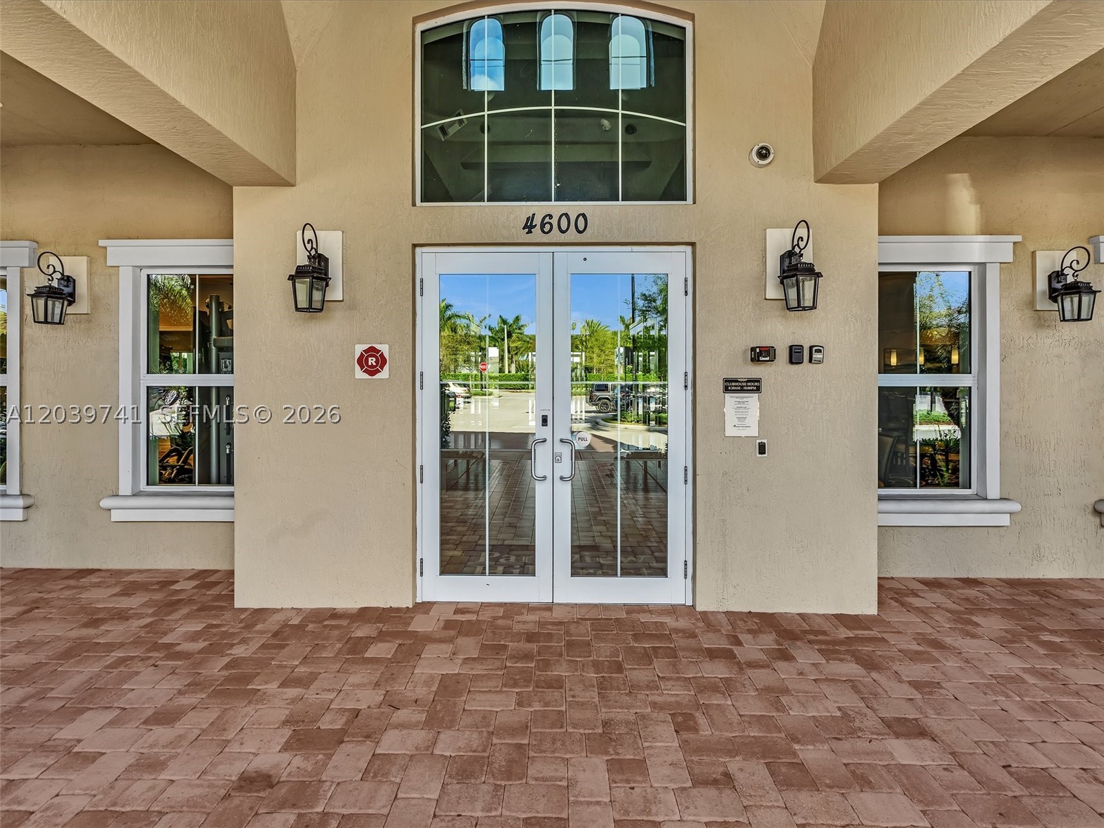HILLCREST COUNTRY CLUB SO - Residential