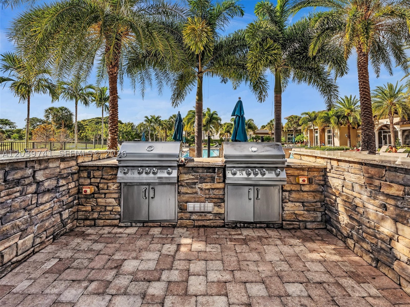 HILLCREST COUNTRY CLUB SO - Residential