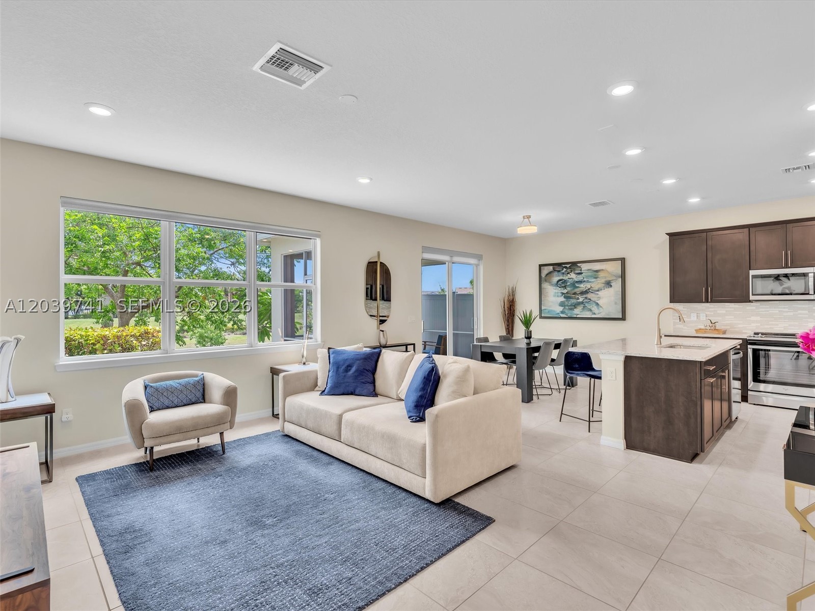 HILLCREST COUNTRY CLUB SO - Residential