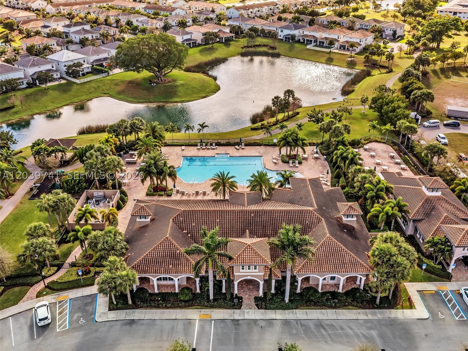 HILLCREST COUNTRY CLUB SO - Residential