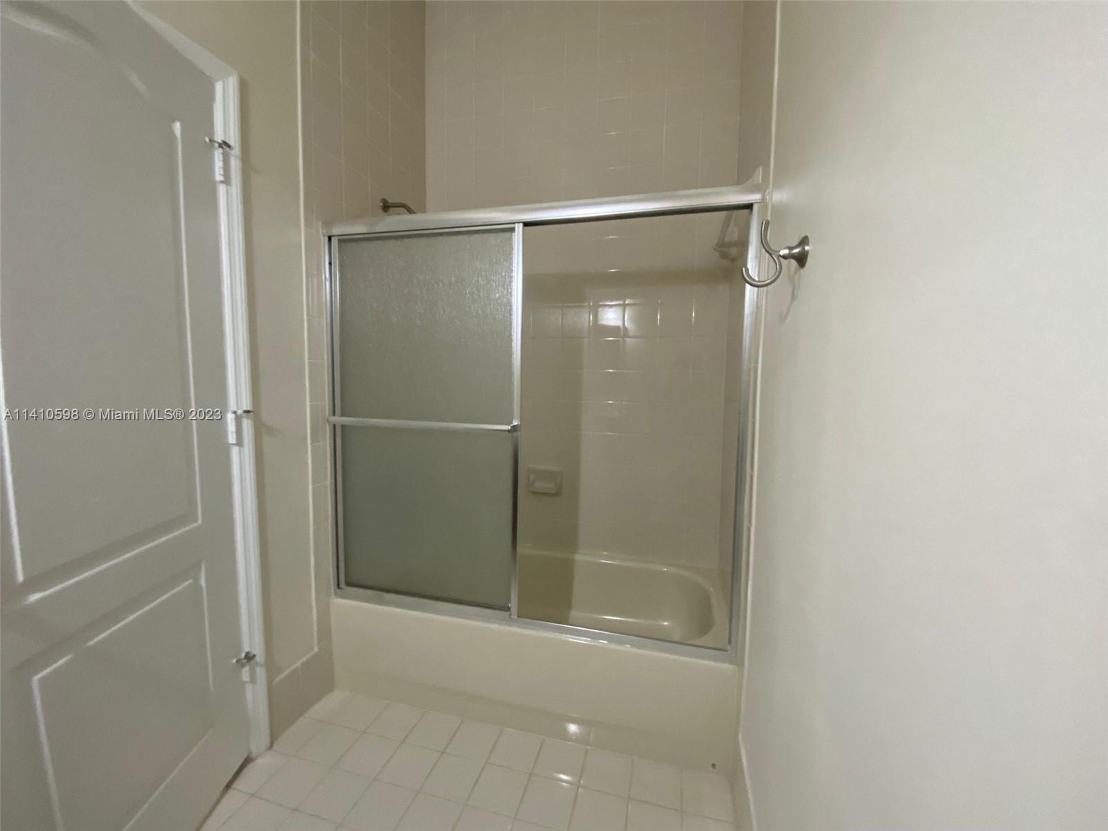 COURTYARDS THREE CONDO - Residential Lease