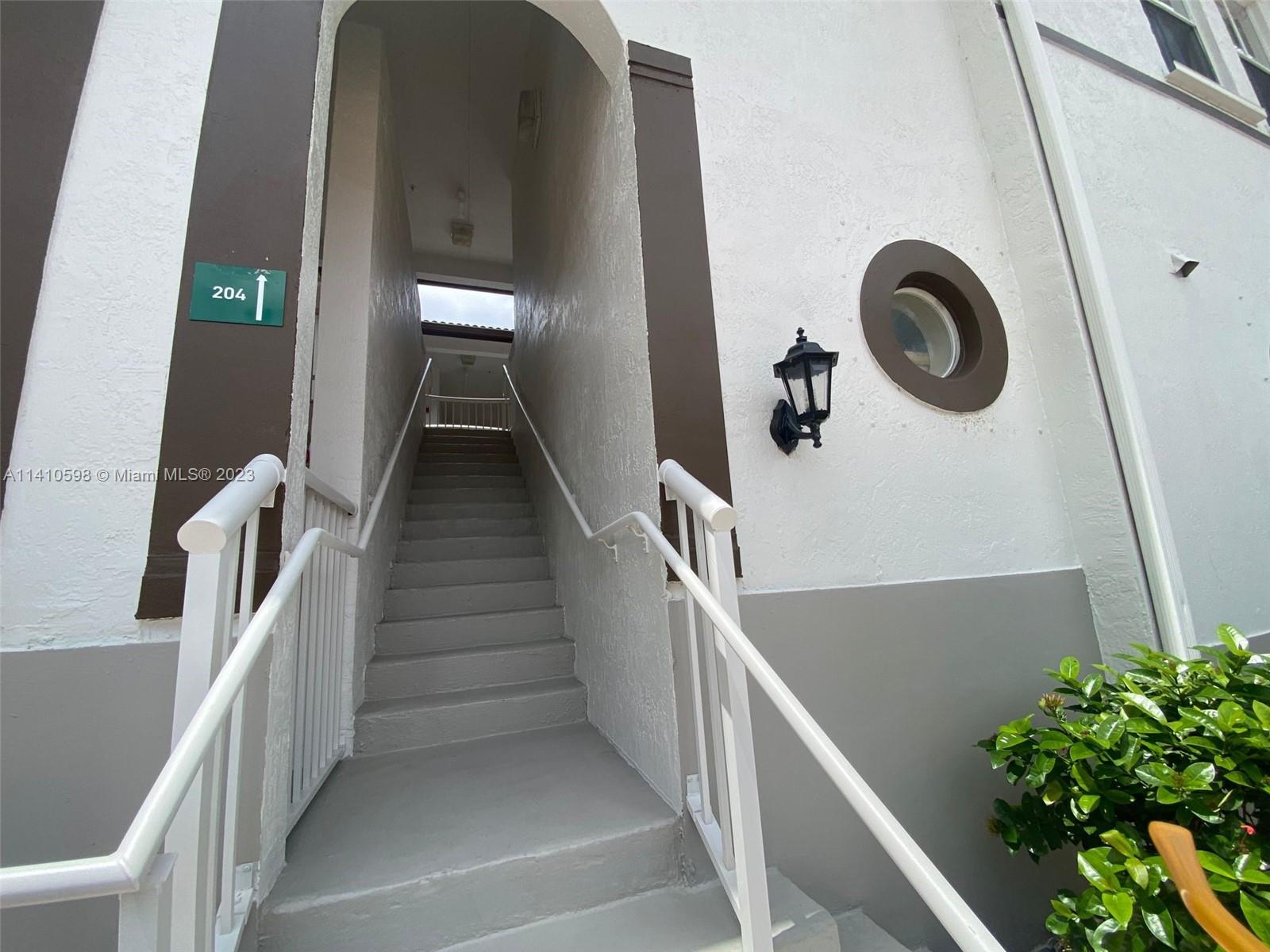 COURTYARDS THREE CONDO - Residential Lease