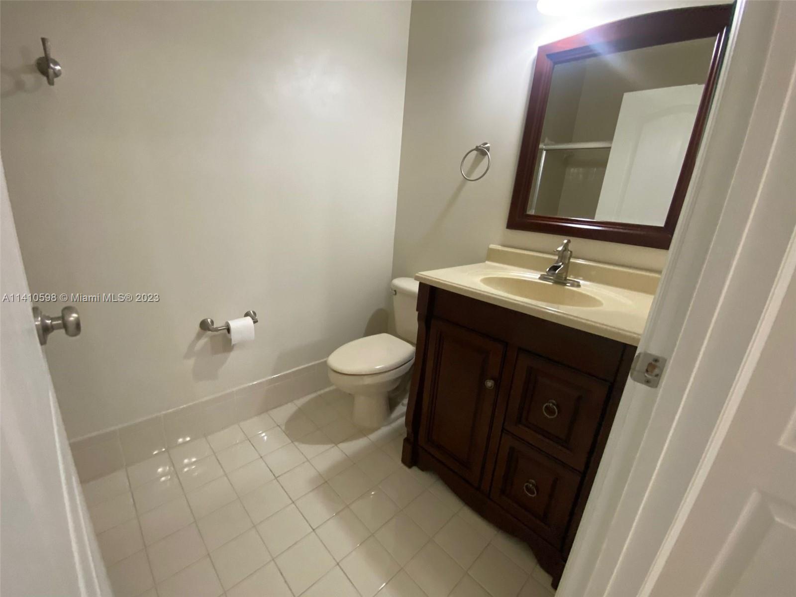 COURTYARDS THREE CONDO - Residential Lease