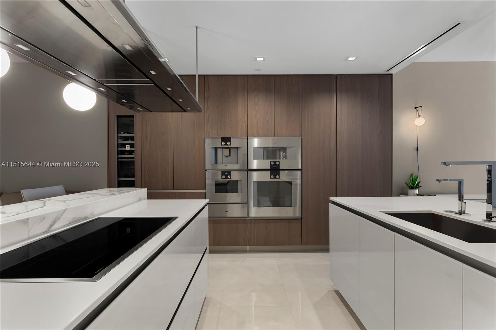 NORTH BISCAYNE BEACH AMEN - Residential