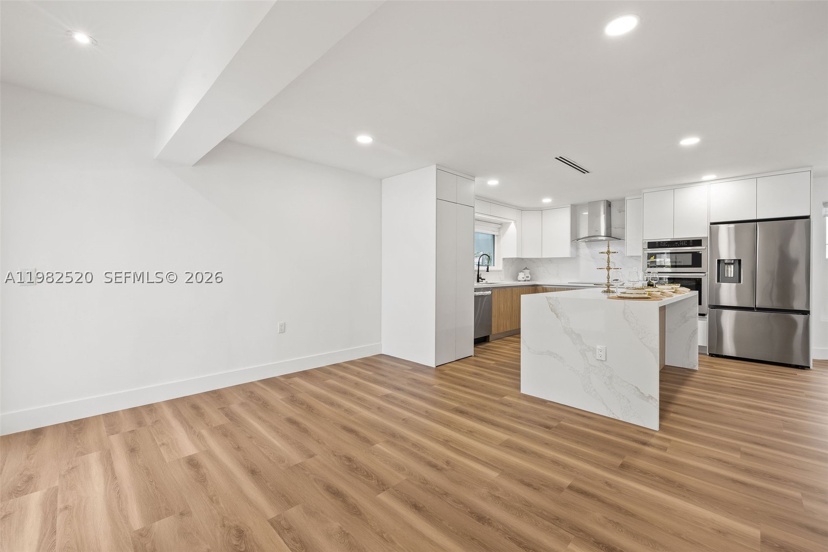 COUNTRY CLUB VILLAGE SEC - Residential