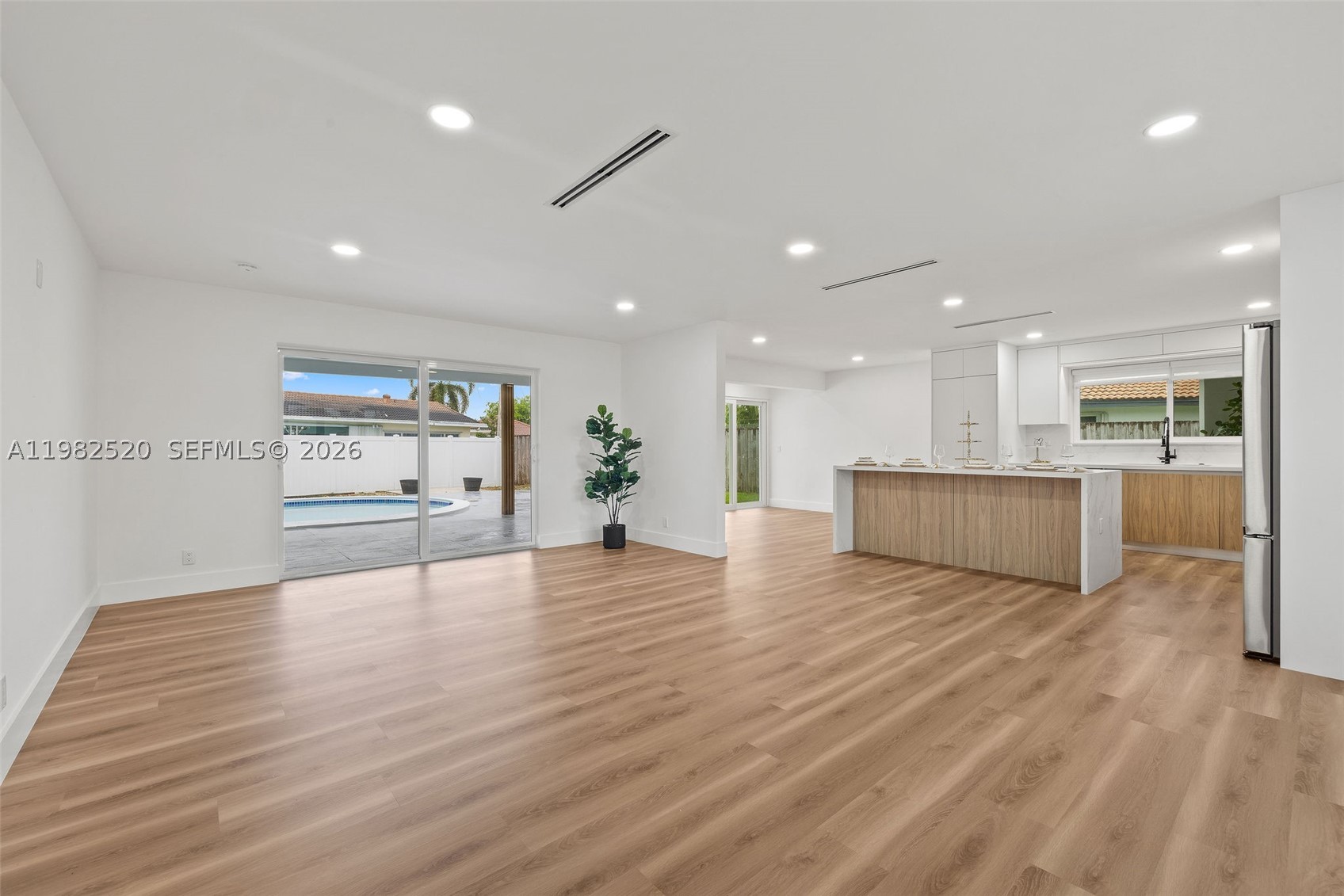 COUNTRY CLUB VILLAGE SEC - Residential