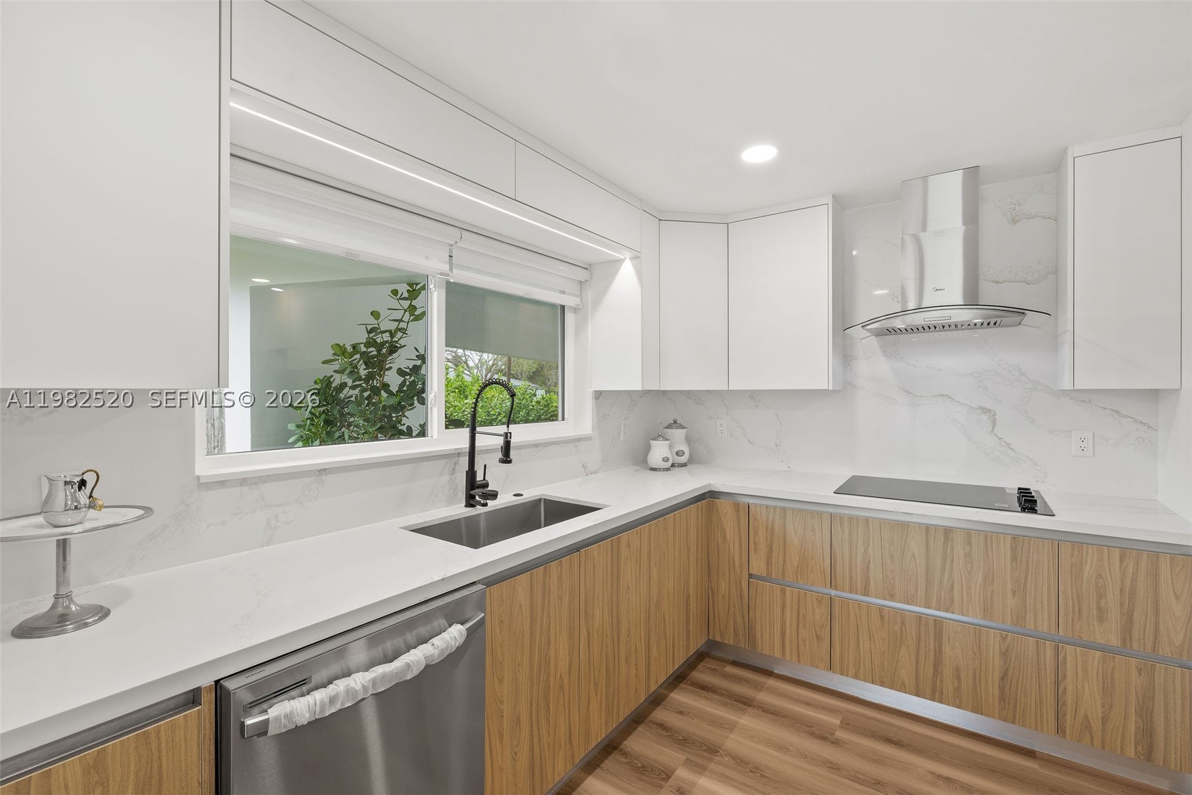 COUNTRY CLUB VILLAGE SEC - Residential