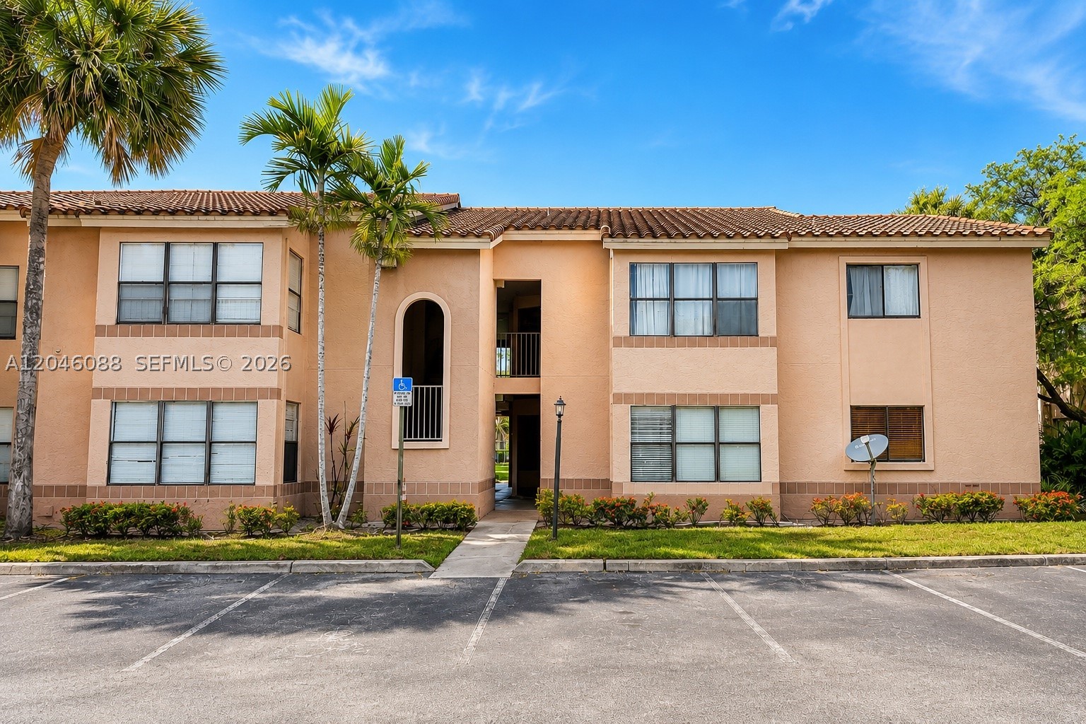Move-in ready 2-bedroom, 2-bathroom ground-floor condo featuring a spacious split-bedroom floor plan and tile flooring throughout. Bright, open living and dining areas offer plenty of natural light, while the functional layout provides comfort and privacy. Ideally located within walking distance to Nova Southeastern University, shopping, dining, and everyday conveniences. Centrally situated near Broward College, major highways, Fort Lauderdale-Hollywood International Airport, hospitals, parks, and more. Perfect for homeowners, students, faculty, or investors seeking an unbeatable location.