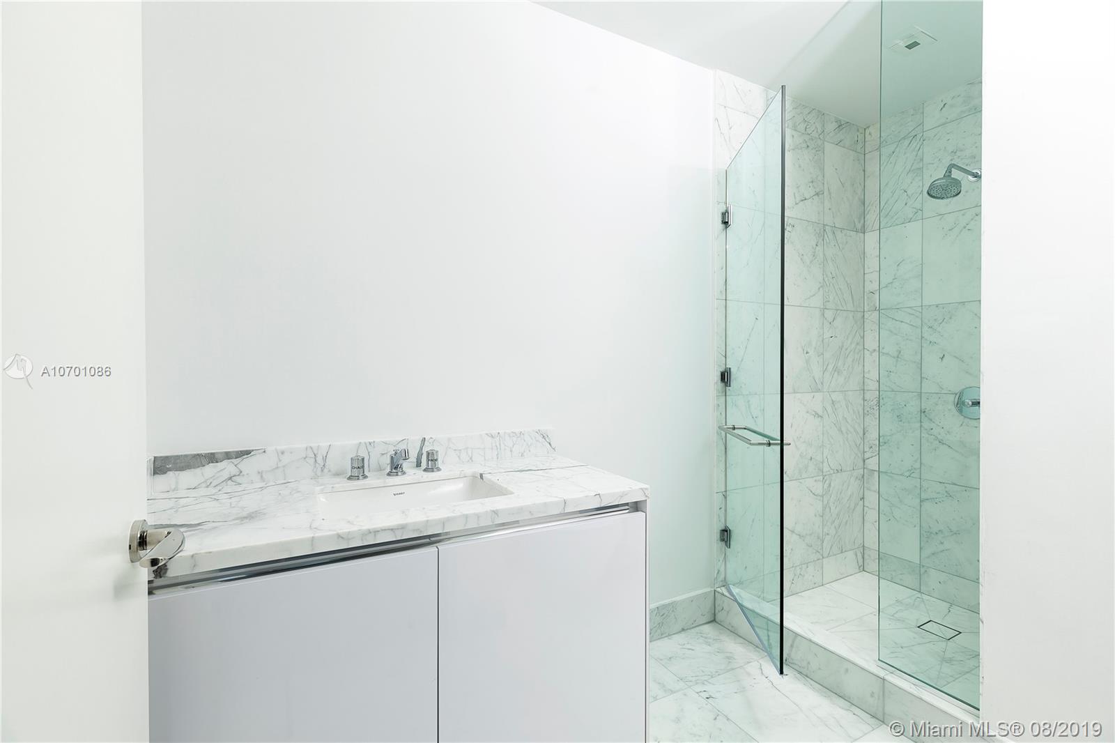 JADE SIGNATURE CONDO - Residential
