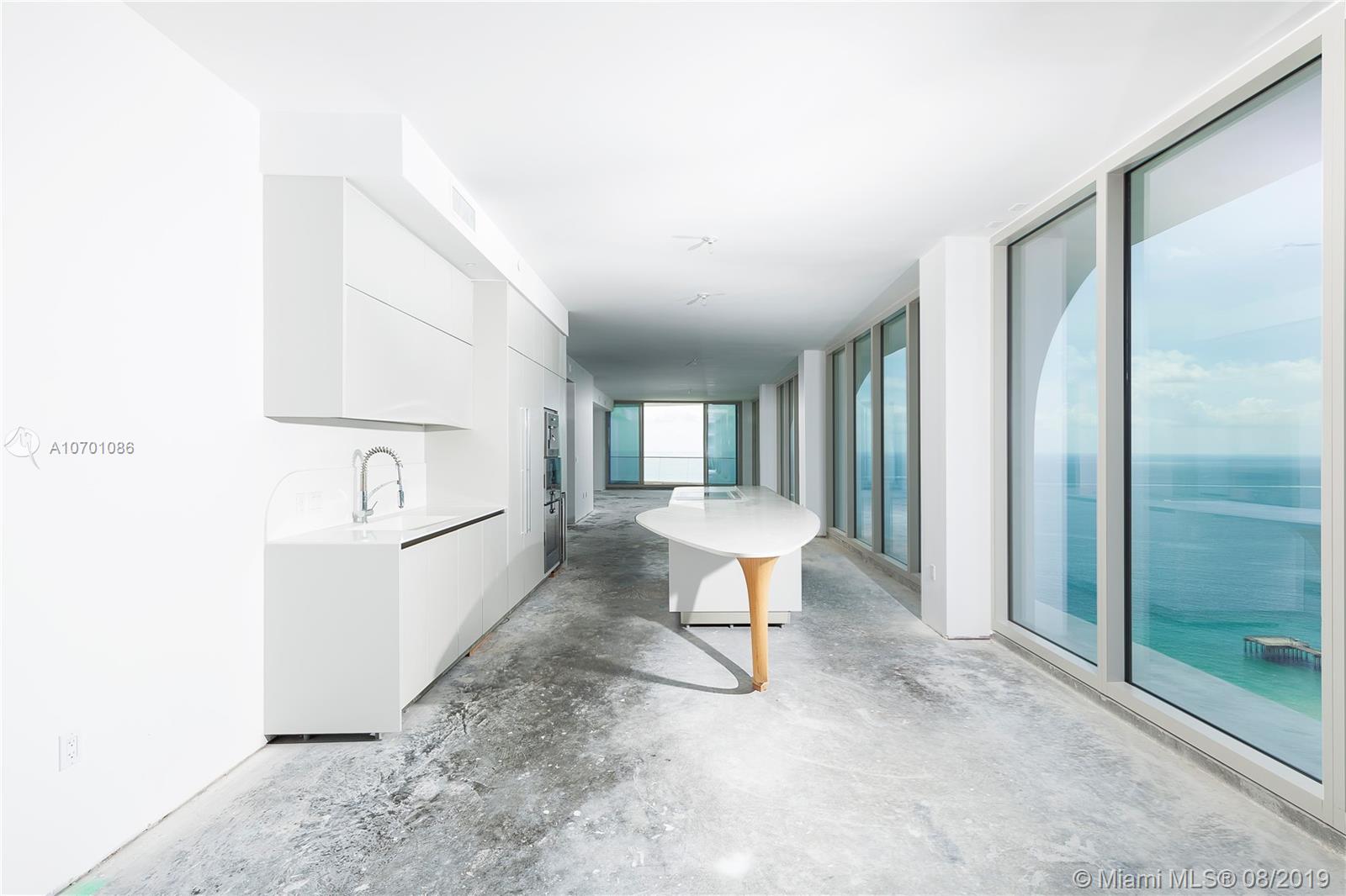 JADE SIGNATURE CONDO - Residential