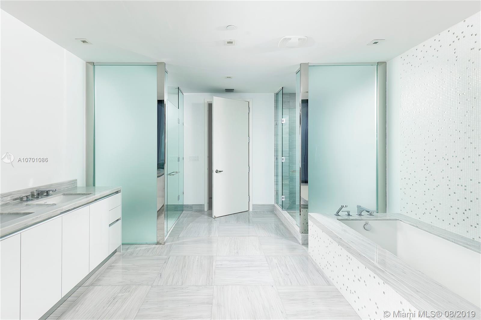 JADE SIGNATURE CONDO - Residential
