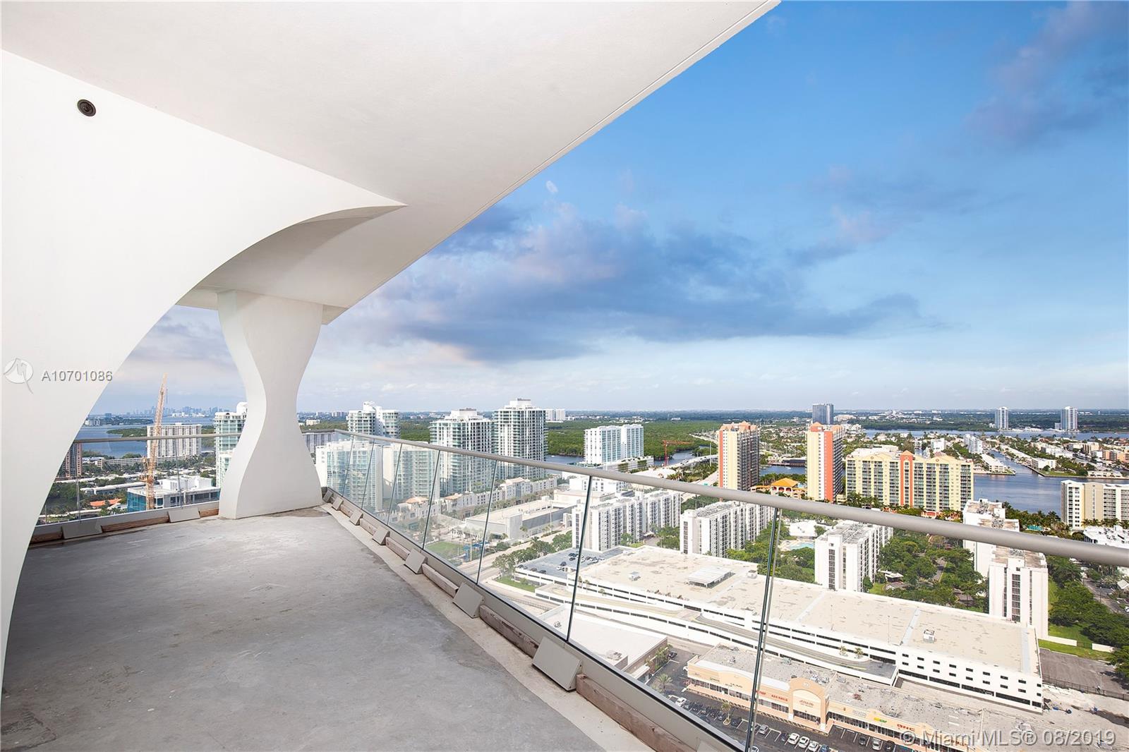 JADE SIGNATURE CONDO - Residential
