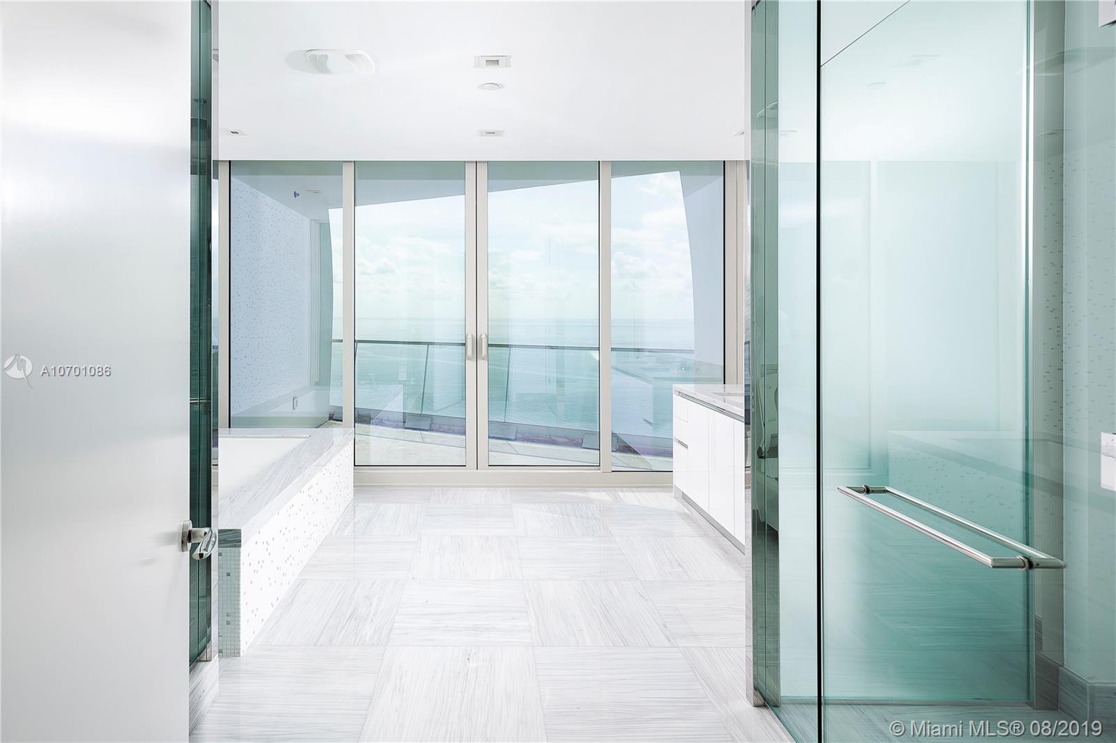 JADE SIGNATURE CONDO - Residential
